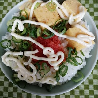 卵焼きと辛子明太子とネギつゆマヨ丼